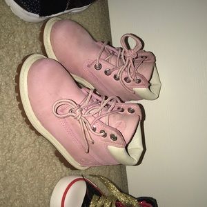 Pink timberlands 8t